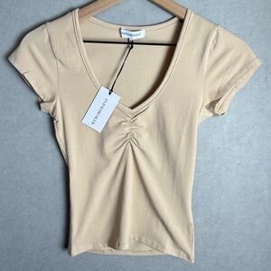 Brand New WeWoreWhat Cropped Baby V-Neck Short Sleeve T-Shirt in Beige NWT